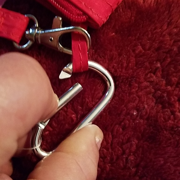 Red wristlet - Picture 6 of 6